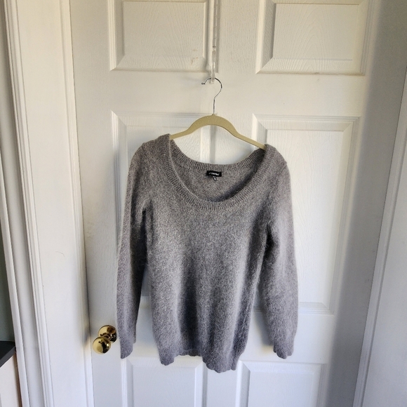 Le Chateau Angora Scoop Neck Pullover Soft gray fuzzy size XS - Picture 1 of 9